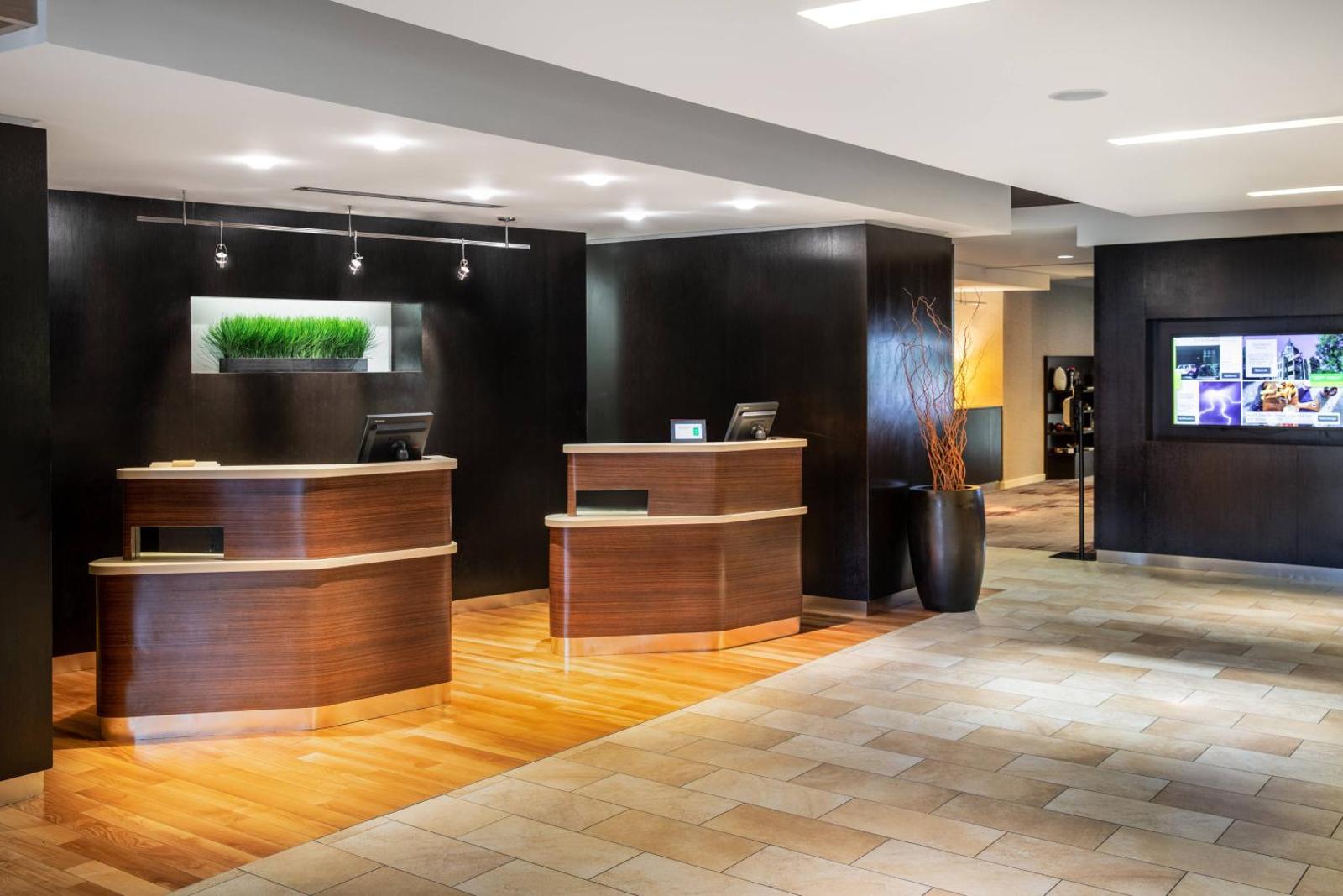 Courtyard by Marriott Denton Main image 1